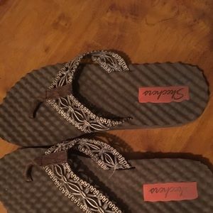 Skechers  Sz 9 flop flops